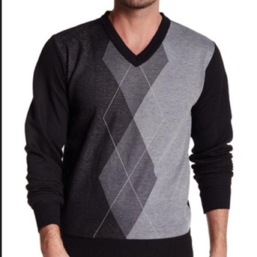 Yoki Argyle- men’s VNeck Pullover Sweater